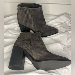 Steve Madden Gray Suede Ankle Boots | Textured Heel Booties 👢 Sz 9.5M